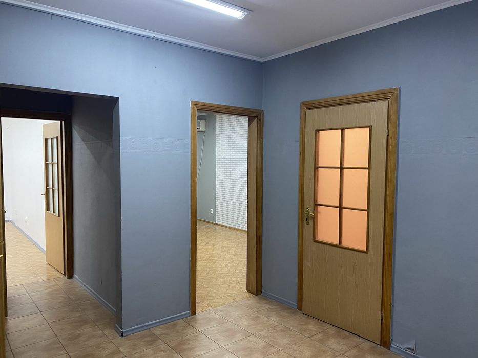 Без комісіі агентства. Оренда приміщення 3 кабінети + приймальня.