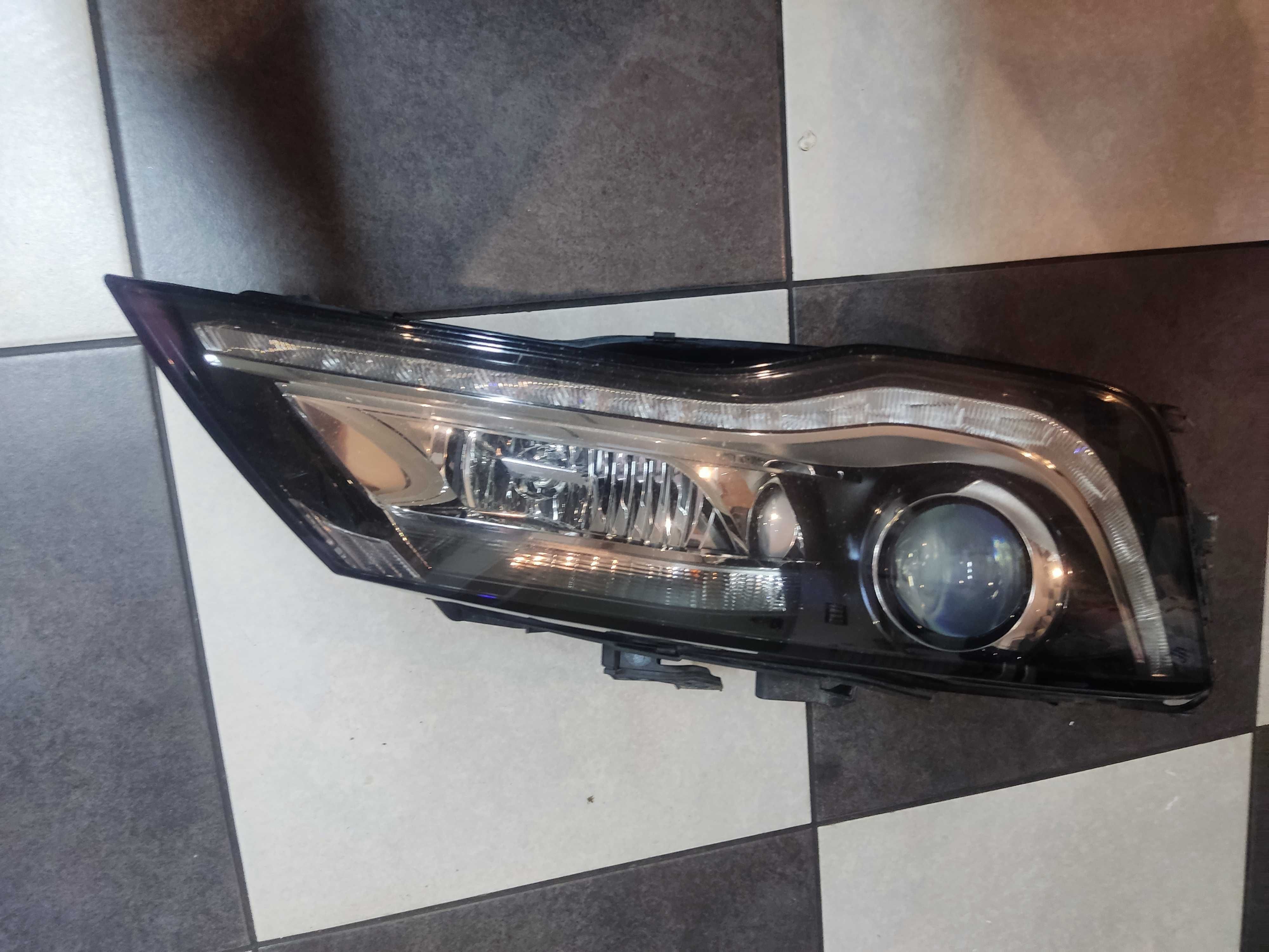 audi a7 lampa prawa bi xenon  kompletna orginał