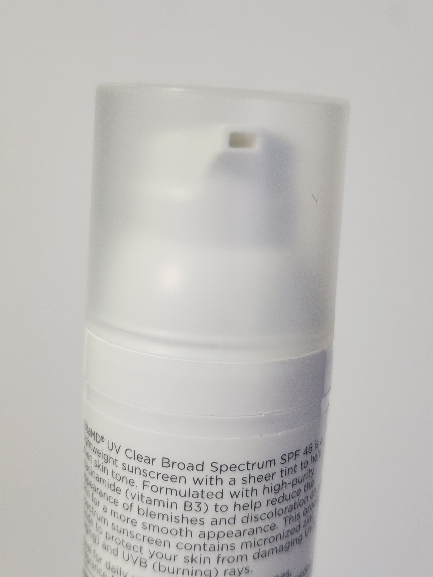 Солнцезащитный крем для проблемной кожи EltaMD spf 46 с тоном