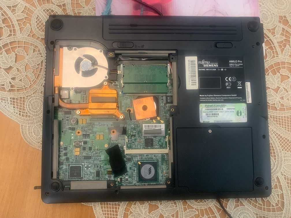 Laptop Fujitsu Siemens uszkodzony