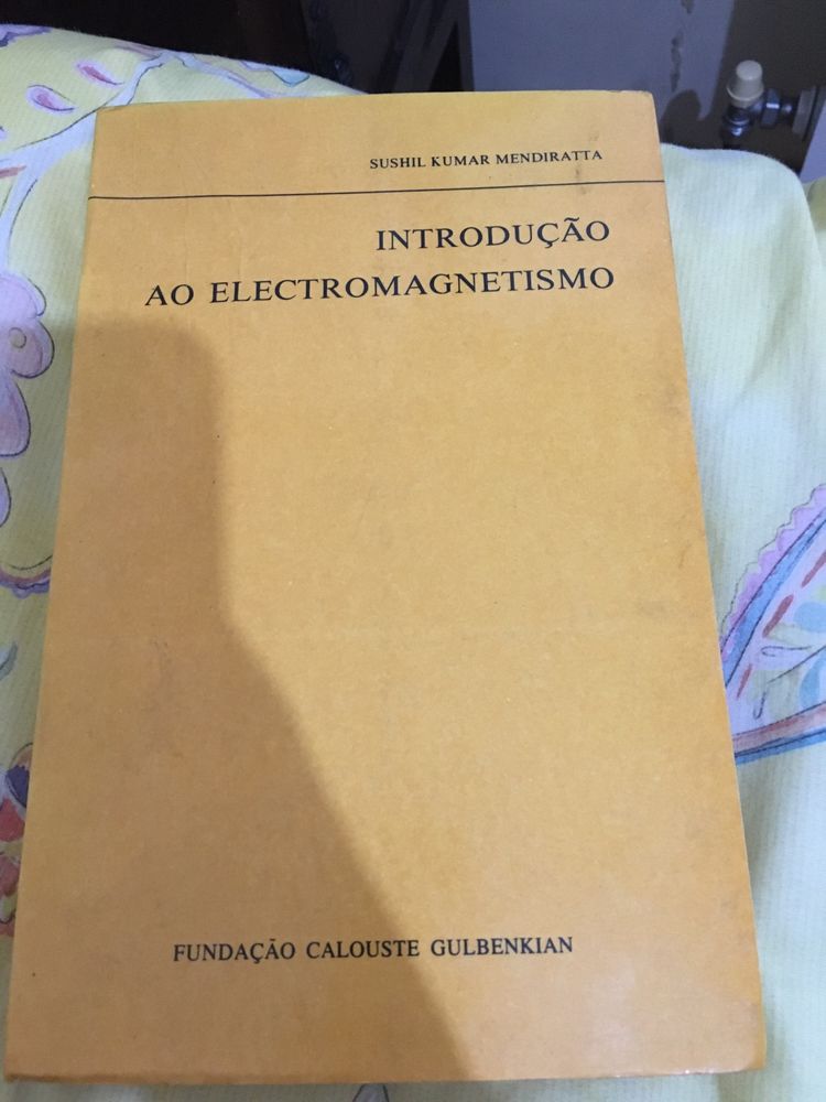 Livro “Introdução ao Eletromagnetismo” de Sushil Kumar Mendiratta