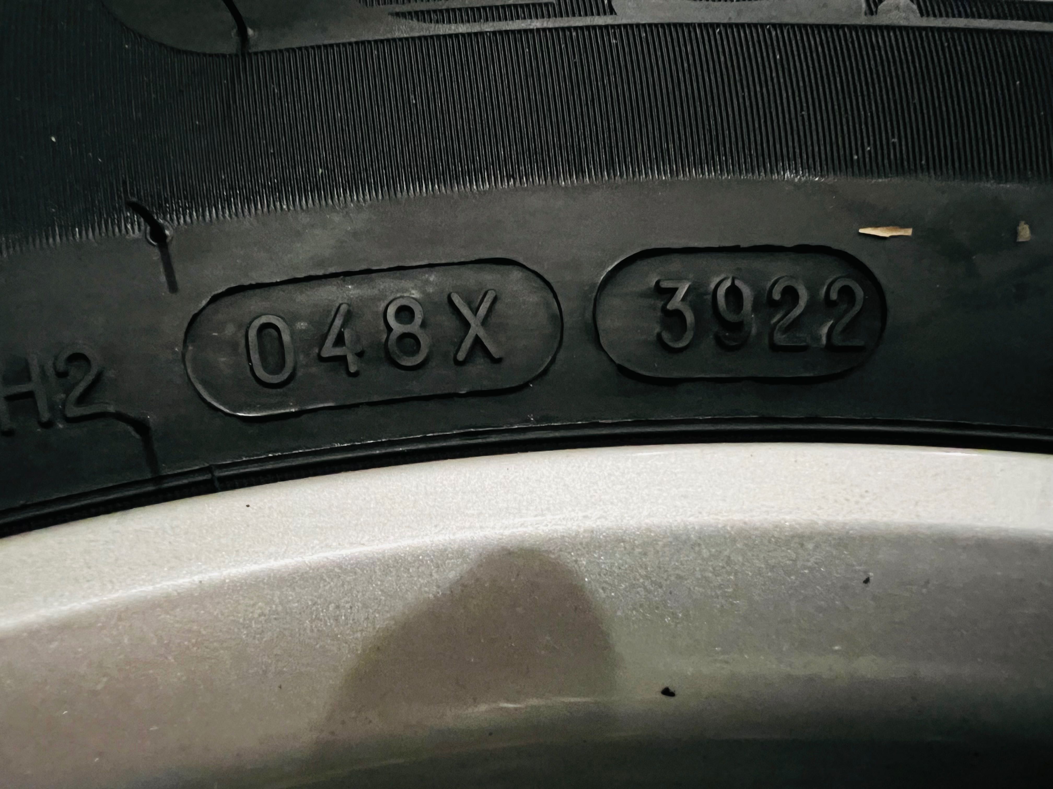 Комплект зимовоï гуми для SUV на дисках Tomasson.