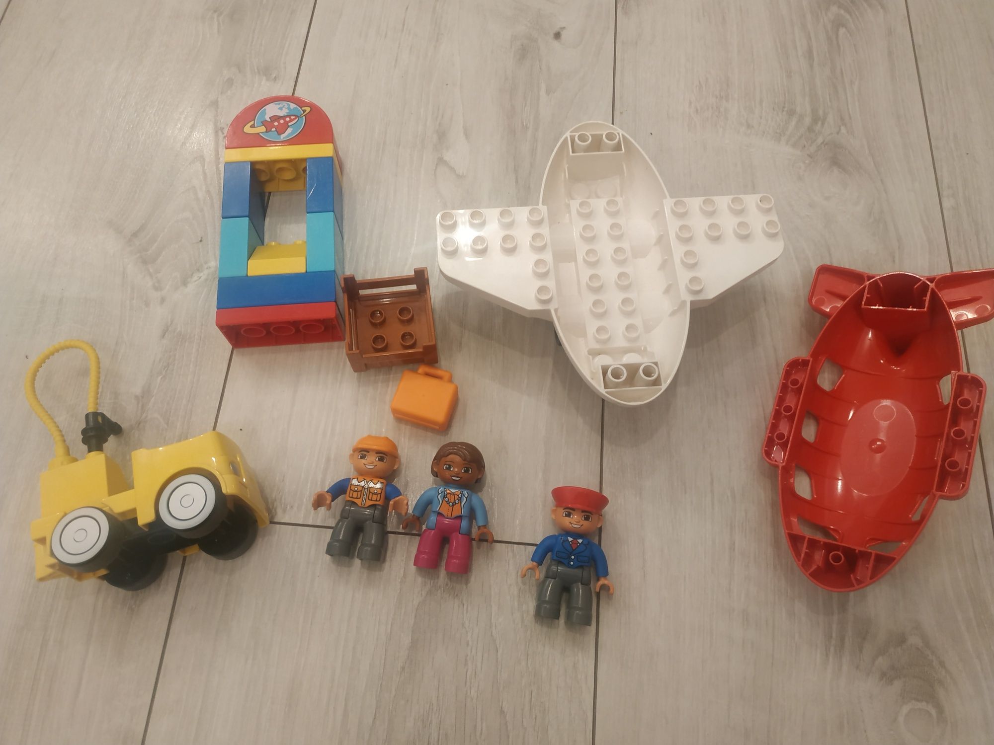 LEGO Duplo samolot pasażerski 10590 karton