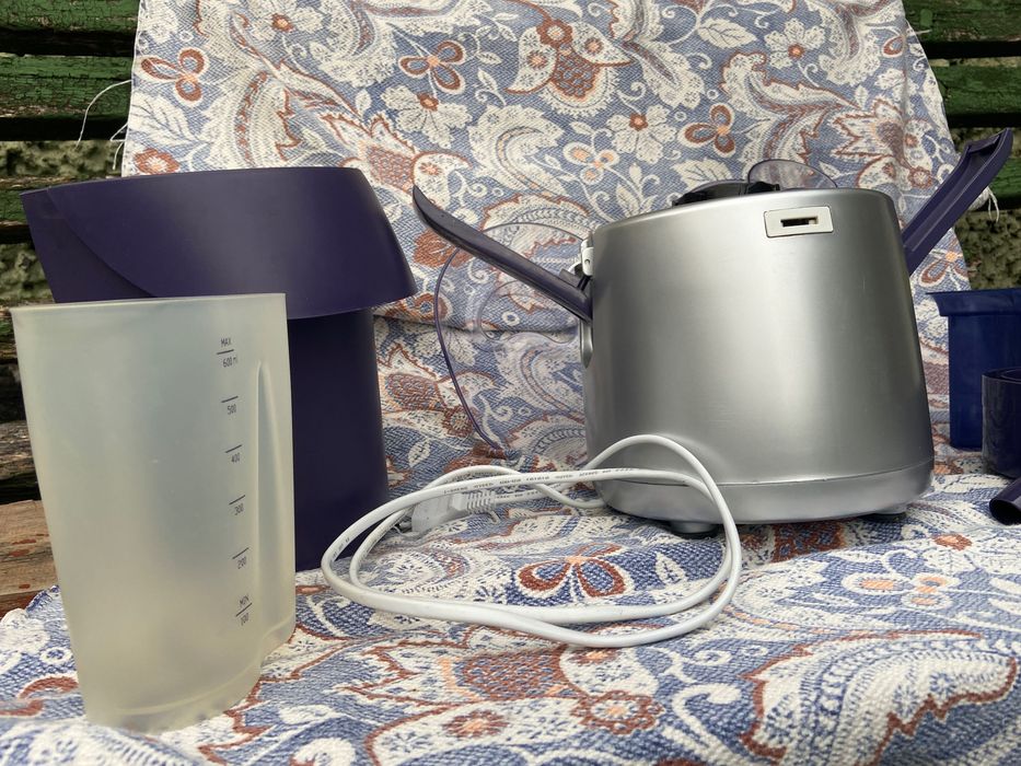 Соковыжималка НОВАЯ Vitek-1610