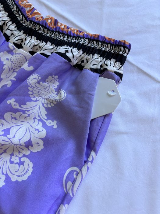 Calças Pantalonas padrao tons lilás e branco (novas)