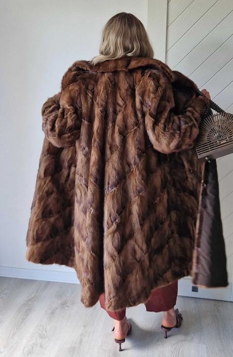 L 40 XL 42 Saga Mink Zjawiskowe długie rozkloszowane Futro z norek