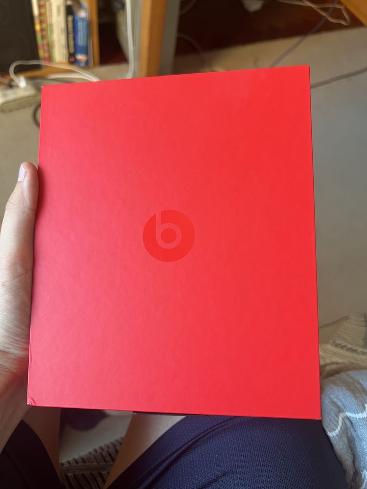 Fones Beats com ponta partida