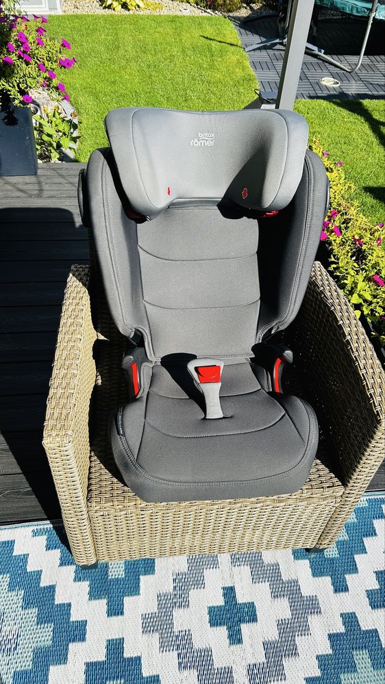 Sprzedam fotelik Britax KIDFIX 3 M