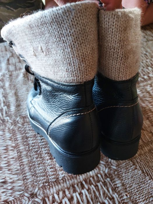 Продам жіночі чоботи.