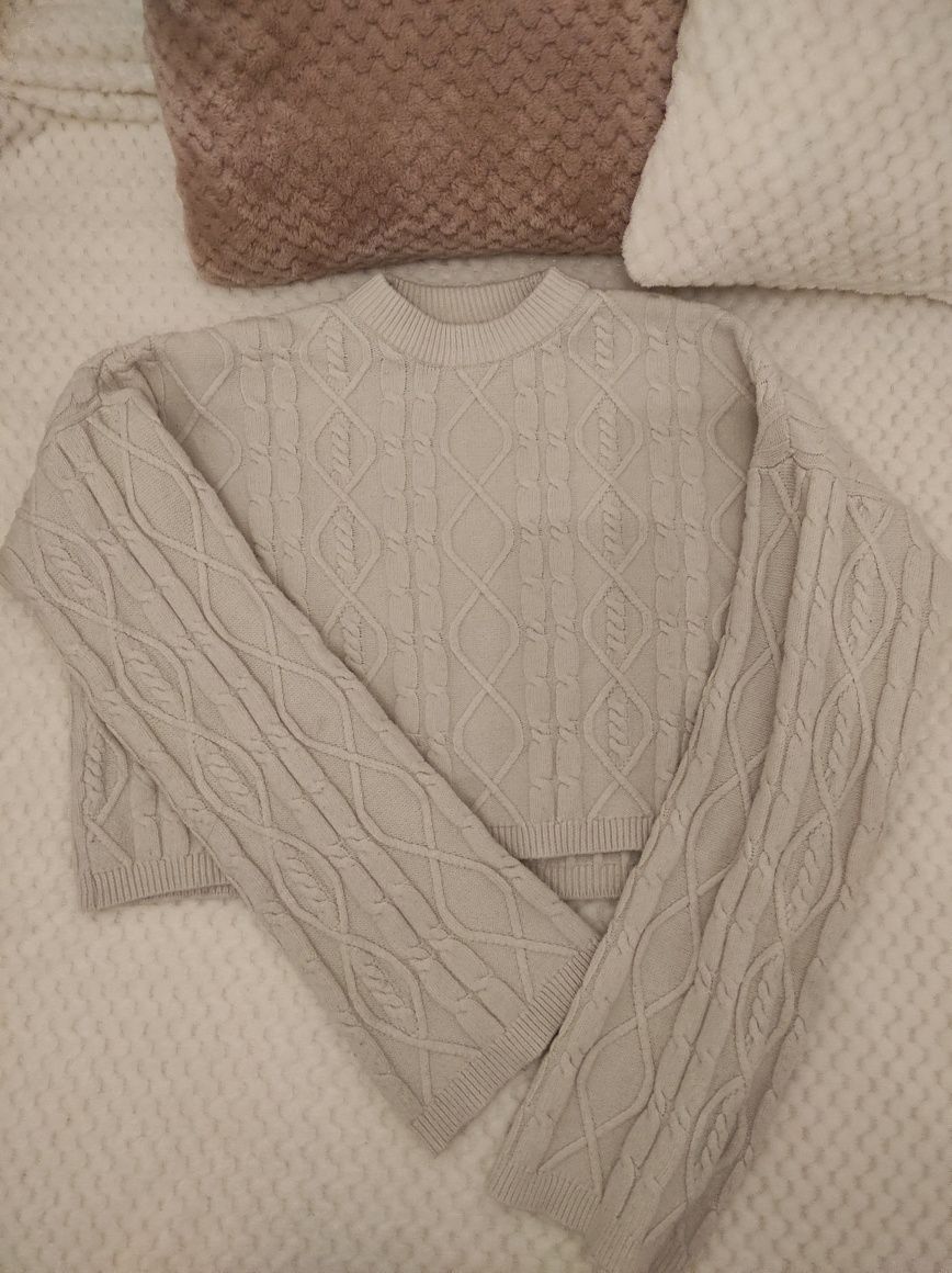 Sweter z szerokimi rękawami XS