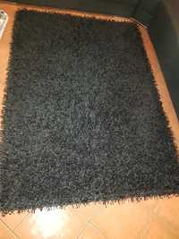 Carpete preta pêlo