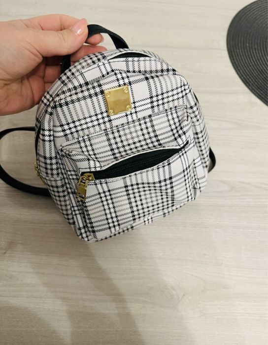 Plecaczek dla dziecka biało czarny