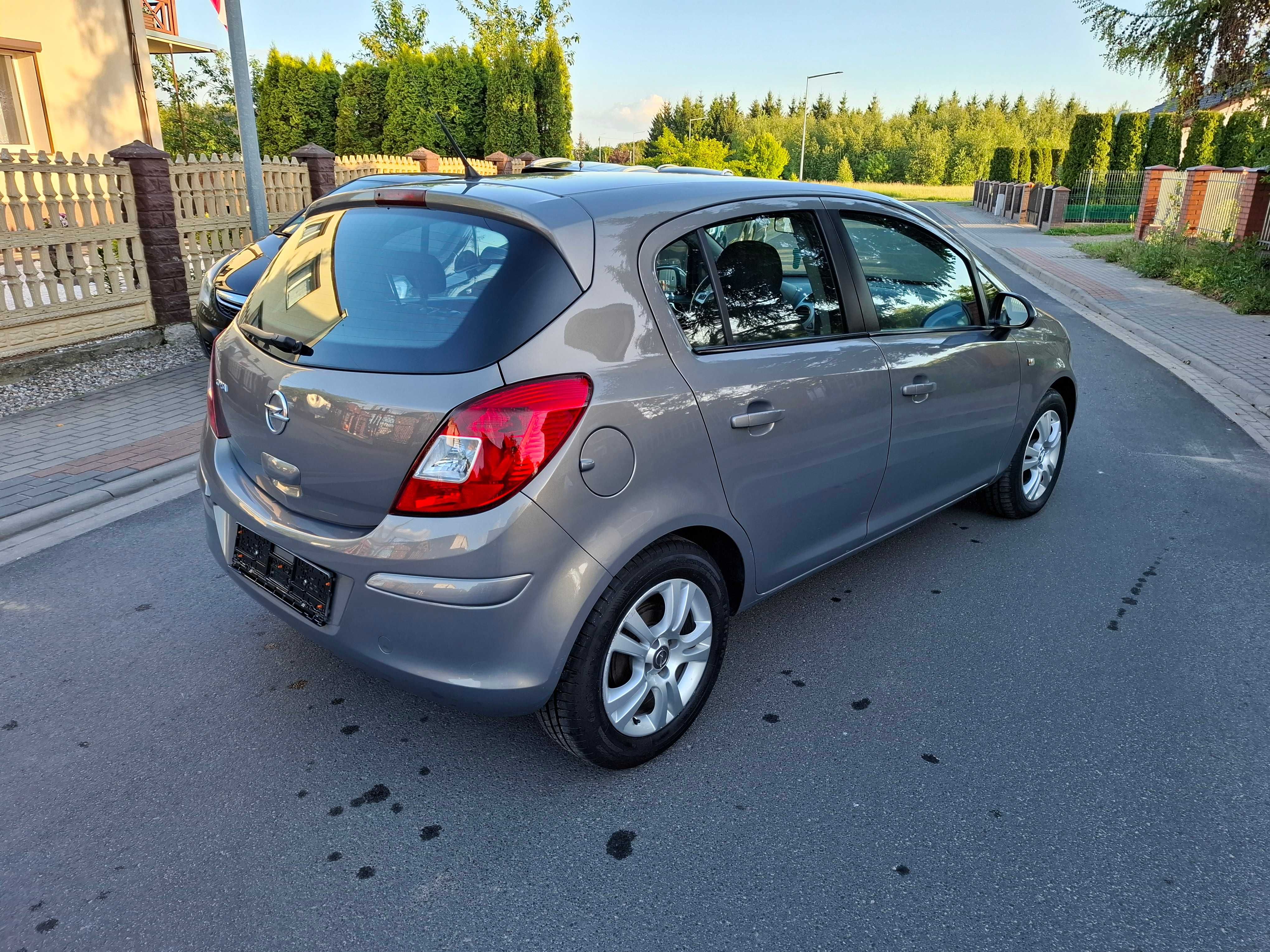 OPEL CORSA D 1.2 LIFT 2013 ROK KLIMA tempomat z Niemiec  serwis