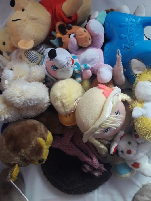 Іграшки дитячі мягкі.