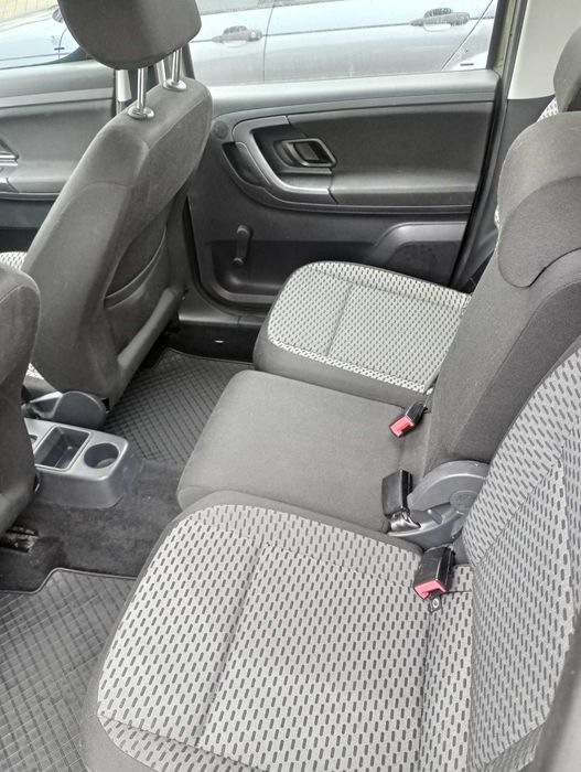 Syndyk sprzeda samochód osobowy marki Skoda 5J Roomster