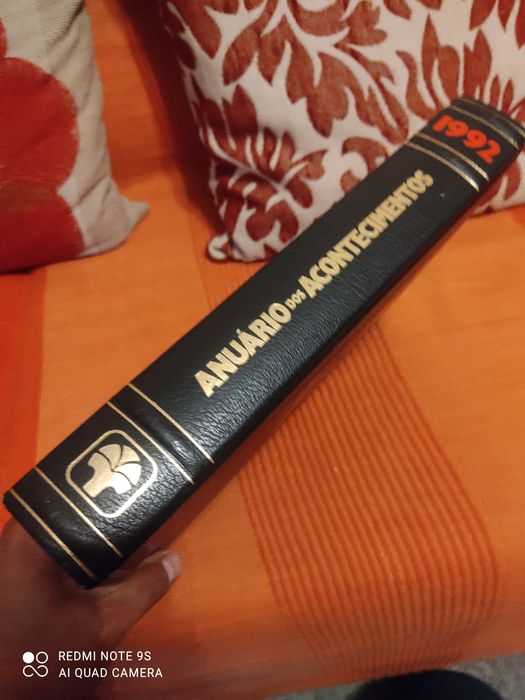 Livro Anuário de Acontecimentos de 1992