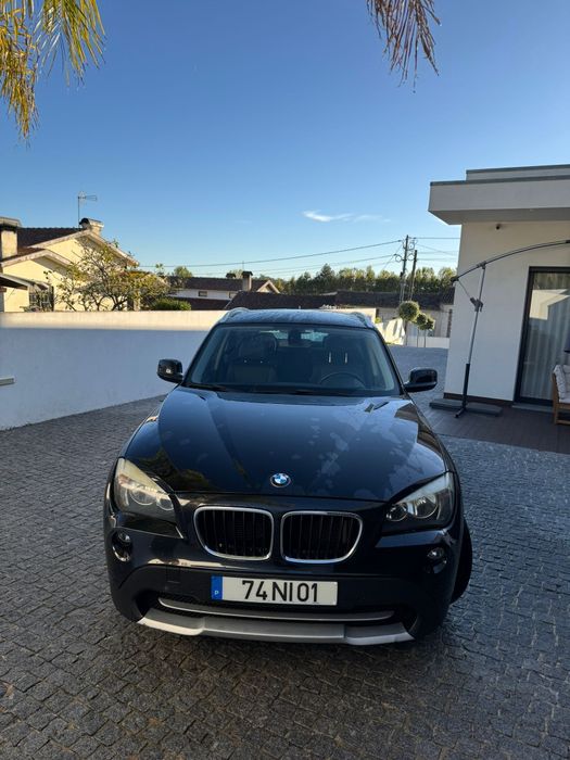 BMW X1 sDrive18d 2.0 Diesel
244.000 km | Cor preta | Revisõ