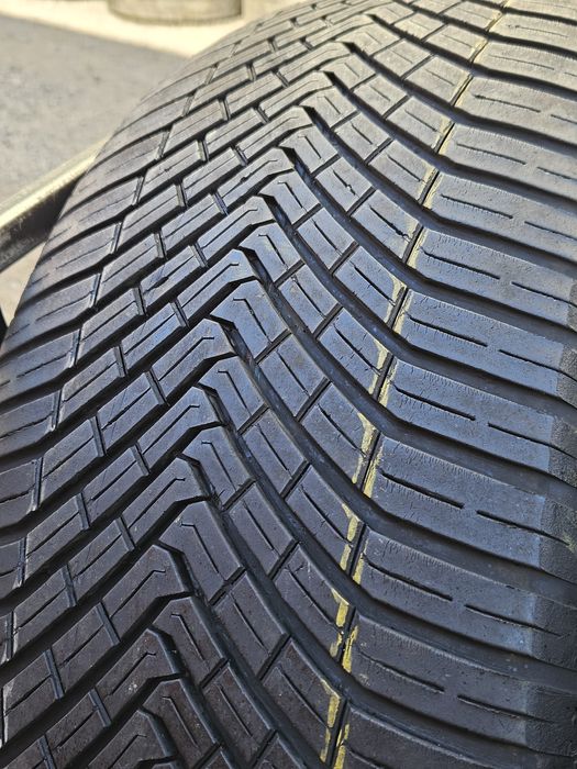 Шины БУ 255 55 R 19 Continental all season contact всесезон комплект