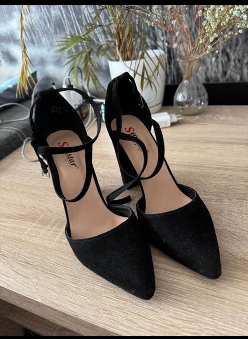 Buty na obcasie/słupku czarne roz .39