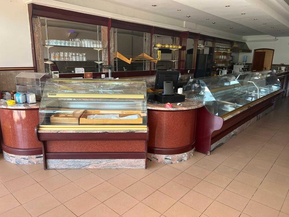 Equipamentos e mobiliário de cafetaria