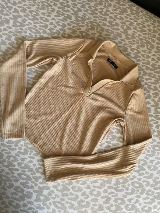 Cienki sweterek z kołnierzykiem Sinsay