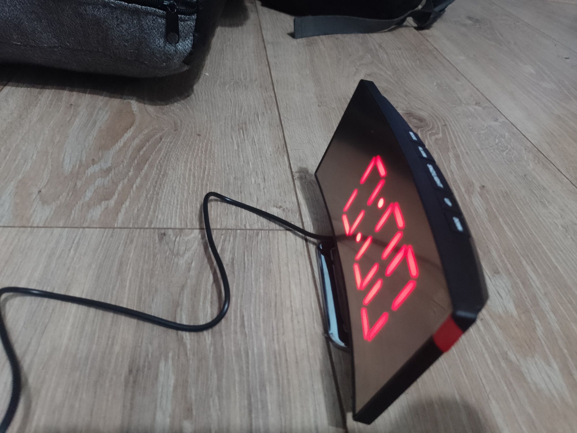 Zegar stojący LED lustro