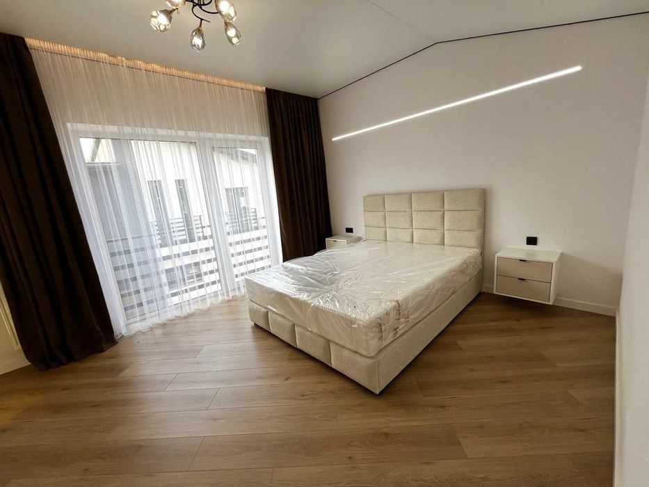 Продаж котеджу з новим сучасним ремонтом в Брюховичах.