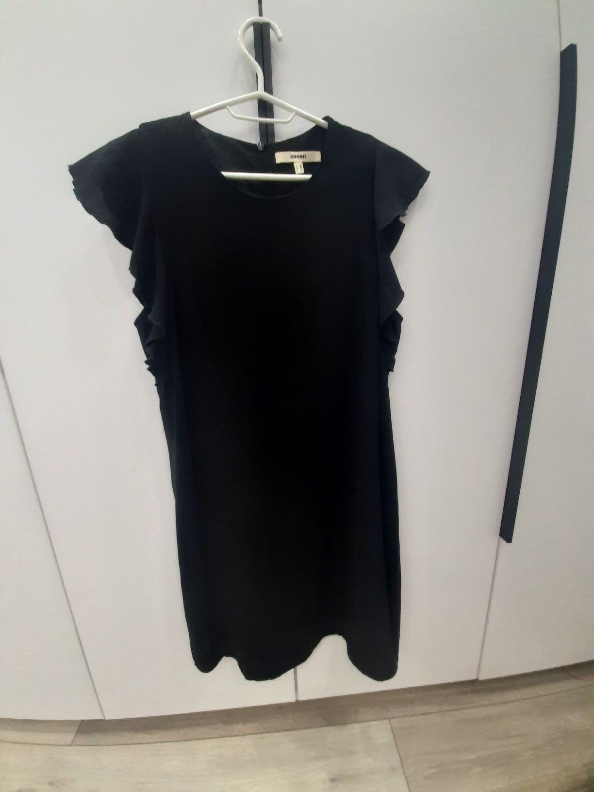 Чорне плаття, сукня