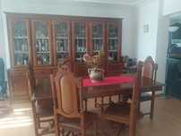 Mobília de sala mesa, cadeiras e armário