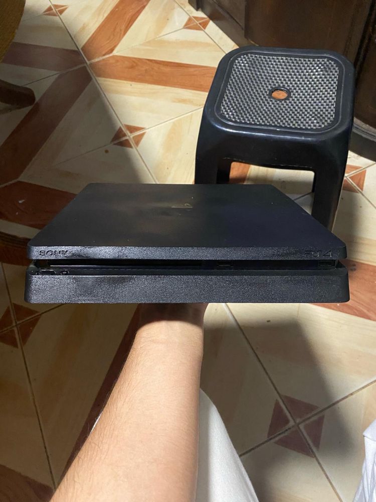 PlayStation 4 semi nova