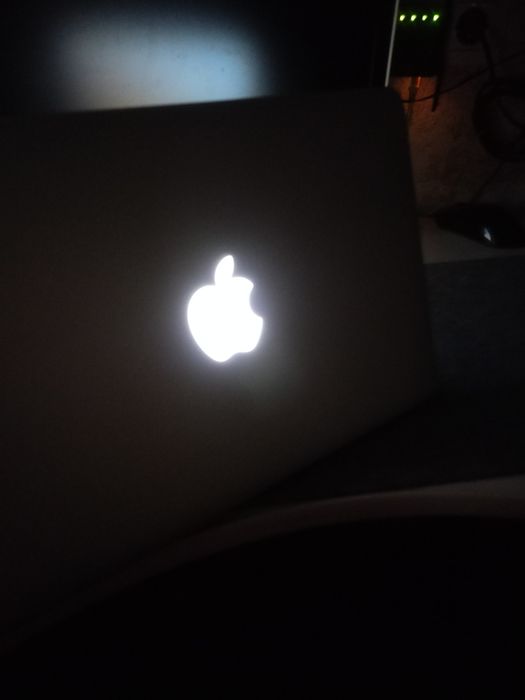 Відправленно MacBook Air A1370 • 11" • SSD •