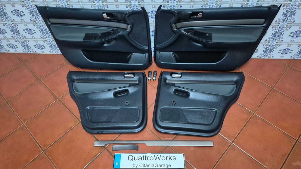 AUDI A4 B5(8D)-Quartelas Portas PRETAS ESTOFADAS NOVO-EXCELENTE ESTADO