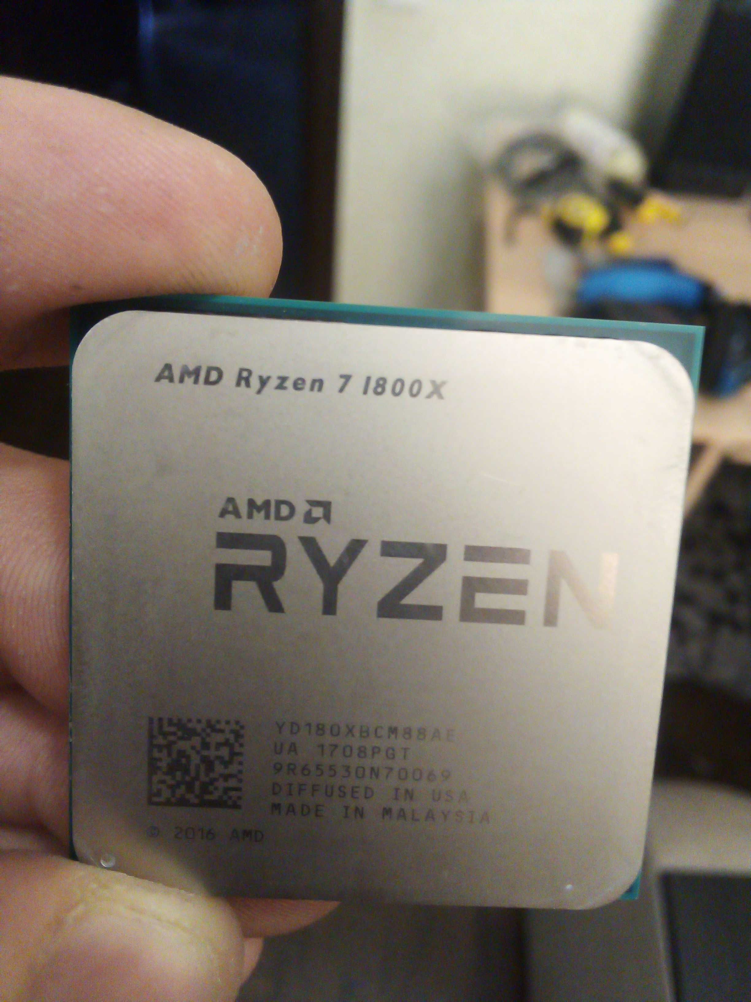 Продам б, у процесор  Ryzen 7 1800x в ідеальному стані!