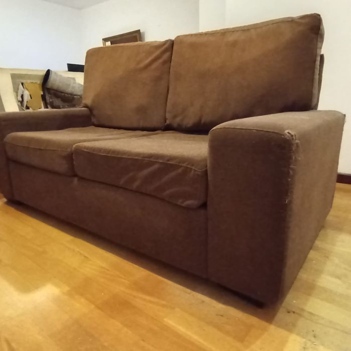 Sofá 2 lugares castanho