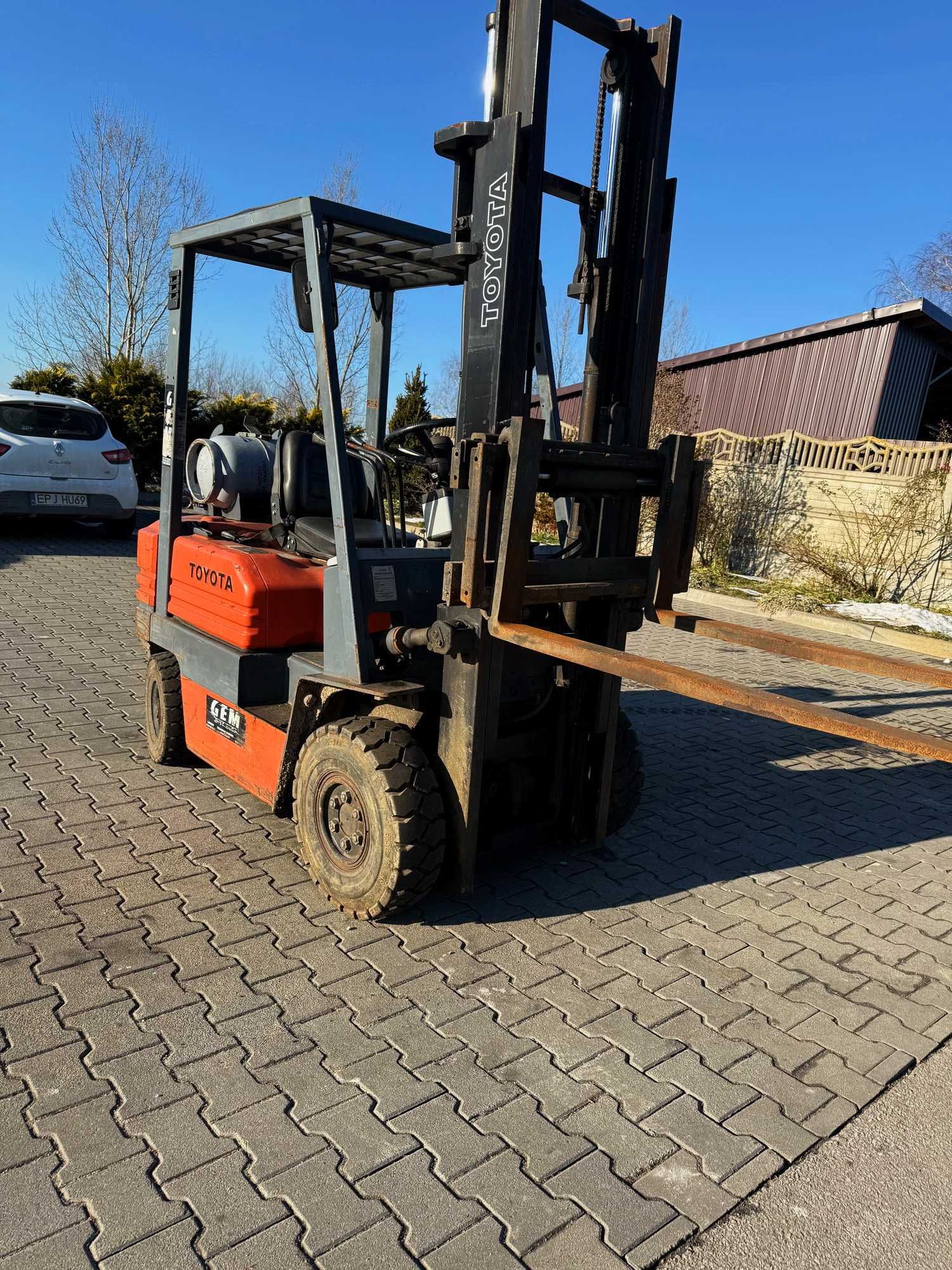 wózek widłowy TOYOTA 5FGF18 LPG przesuw 1800kg 3.30m automat 9200mtg