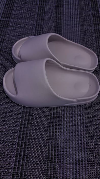 Klapki piankowe typu Adidas yeezy slide 36-37