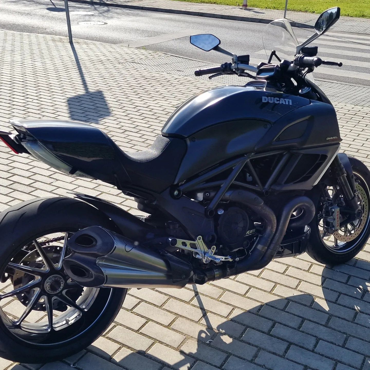 Ducati Diavel carbon