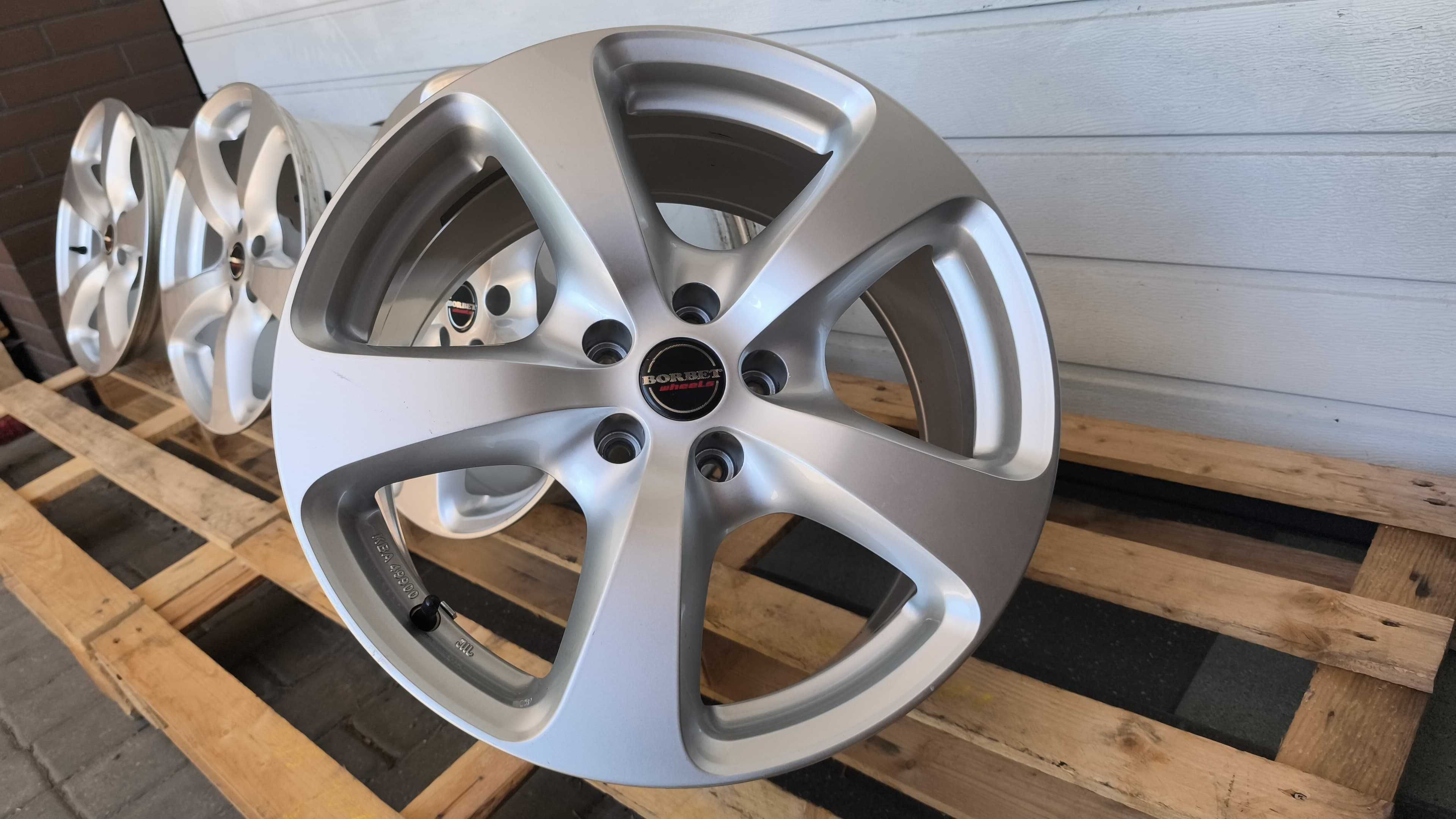 Felgi aluminiowe Borbet 18'' 5x112 ET30 Audi Skoda Bmw Mercedes OL220F