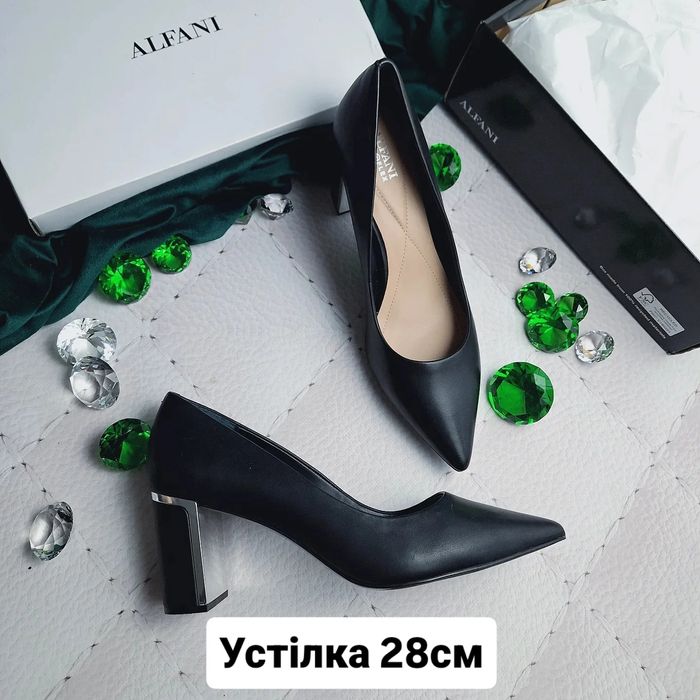 Жіночі туфлі човники шкіряні на шпильці великого розміру устілка 28см