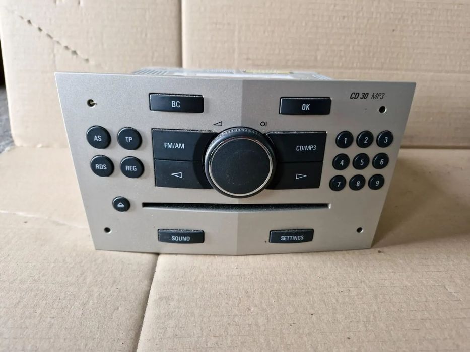 Radio CD30 Opel Astra H III Zahira B PIN AUX
