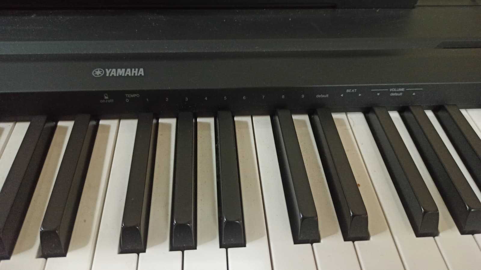 Teclado Yamaha P-45B + Móvel Yamaha L-85 - Como novo!
