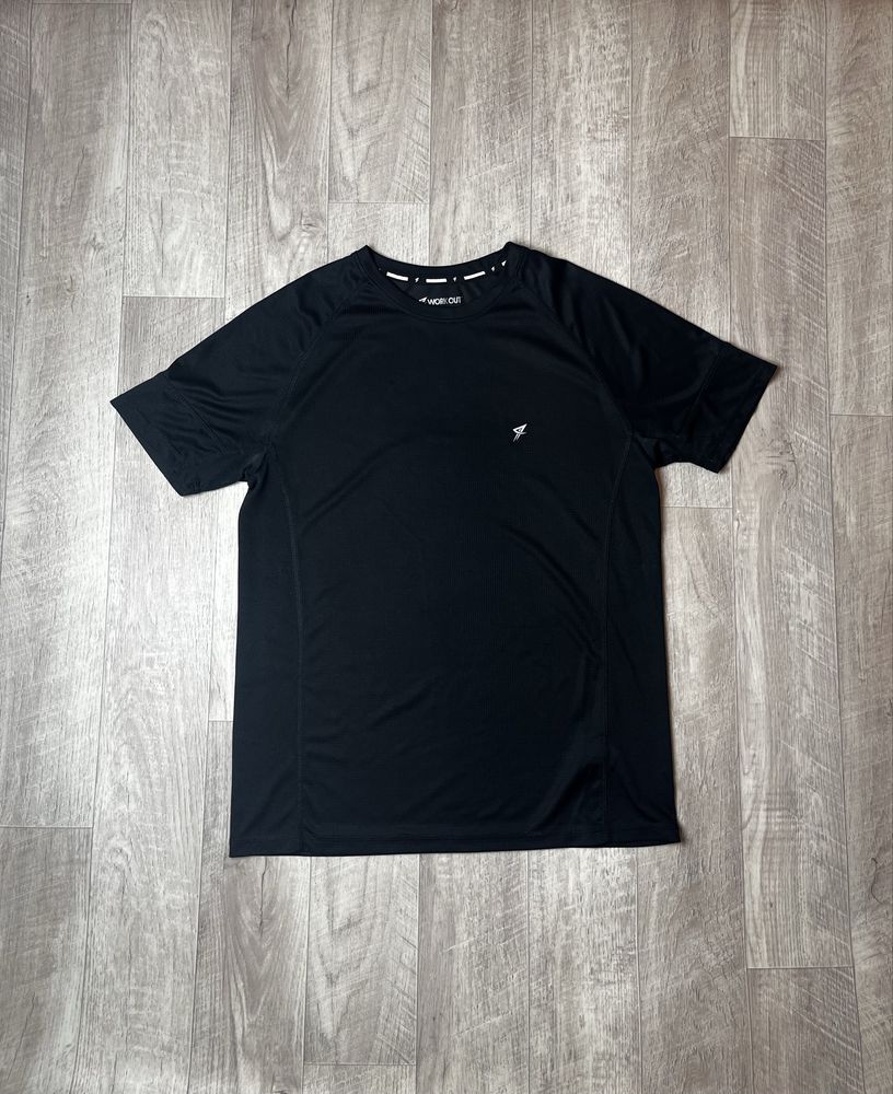 Футболка Workout dri-fit размер L оригинал спортивная чёрная бег run