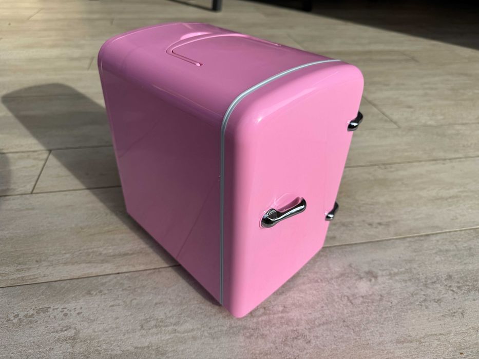 Холодильник для косметики, новый, розовый - для принцесс!