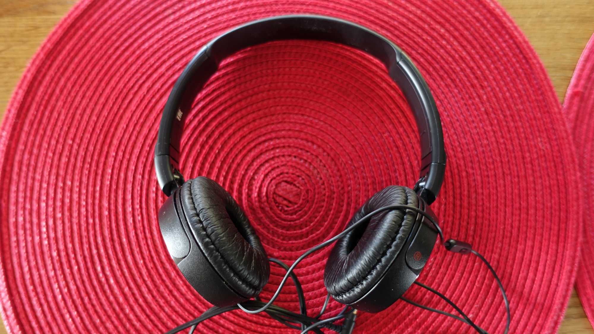 Słuchawki przewodowe Sony MDR-ZX 110, bardzo mało używane.