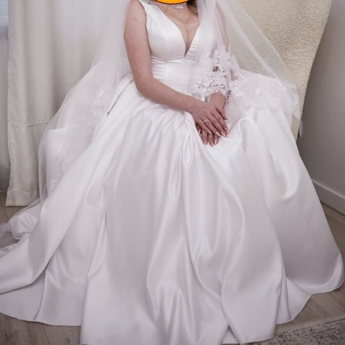 Весільна сукня біла атласна свадебное платье