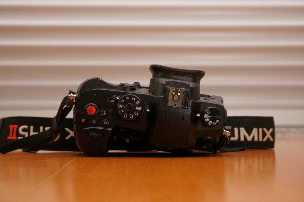 Panasonic GH5 II, c/ caixa e acessorios de origem + 2 Baterias extra