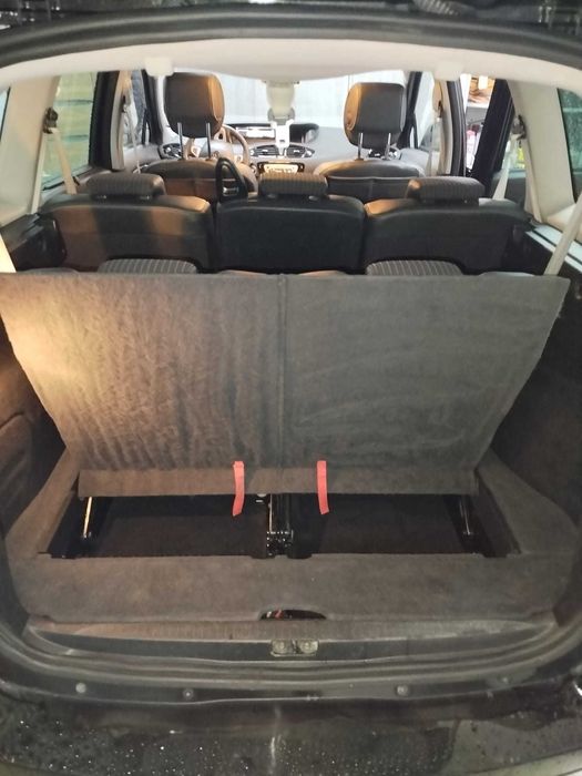 Renault Grant Scenuc 2012 1,5 dci 176000 km 110 KM 7 osobowy