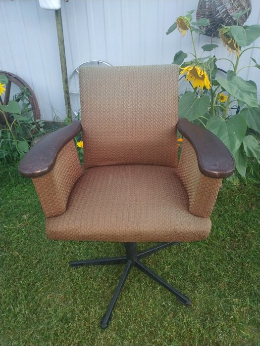 OKAZJA Retro fotel obrotowy KOS Lubuska Fabryka Mebli Świebodzin z PRL