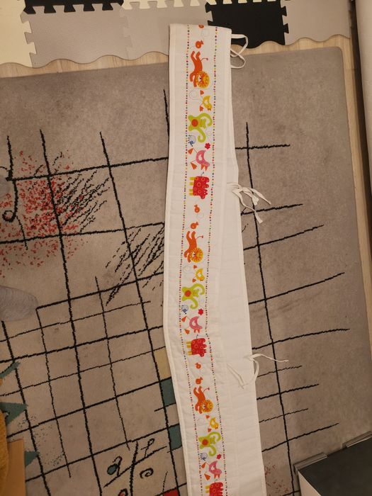 Ochraniacz do łóżeczka, długi, z Ikei.