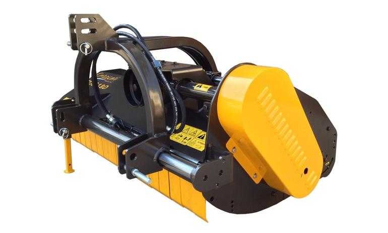 Мульчер косарка садовий